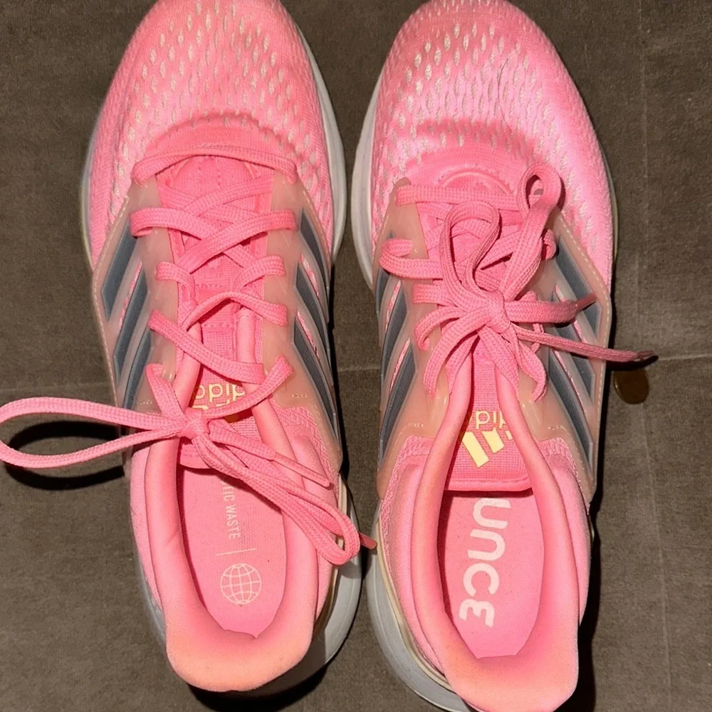 Adidas Women's Pink Running Shoes size 7 woman’s